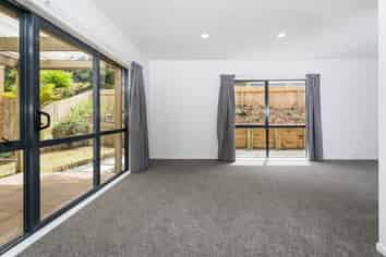 11/12 Northcross Drive, Browns Bay