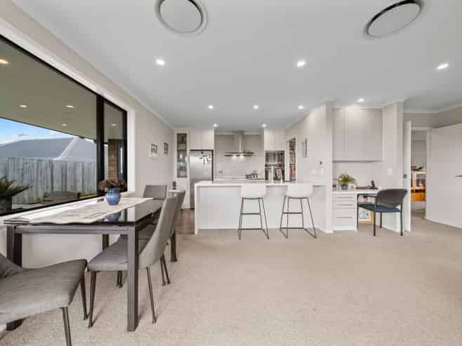 385 Frankley Road, Ferndale