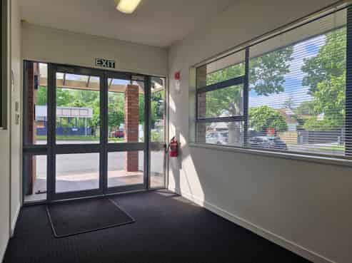 Sunny ground floor offices