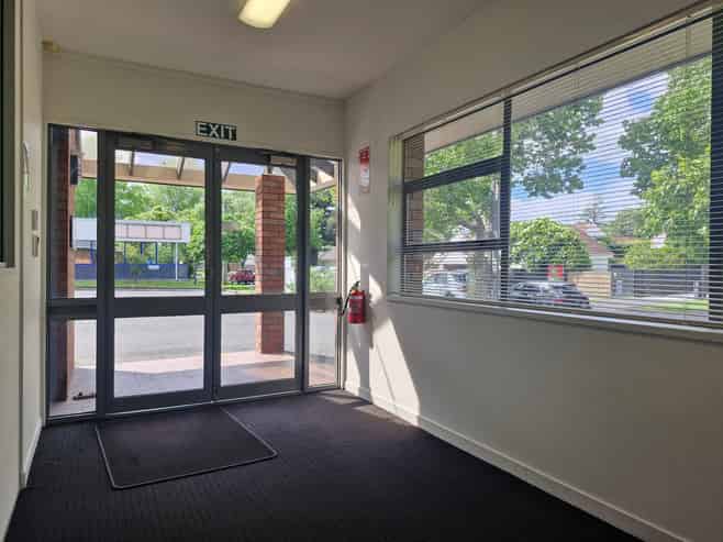 Sunny ground floor offices