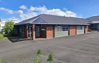 Sunny ground floor offices