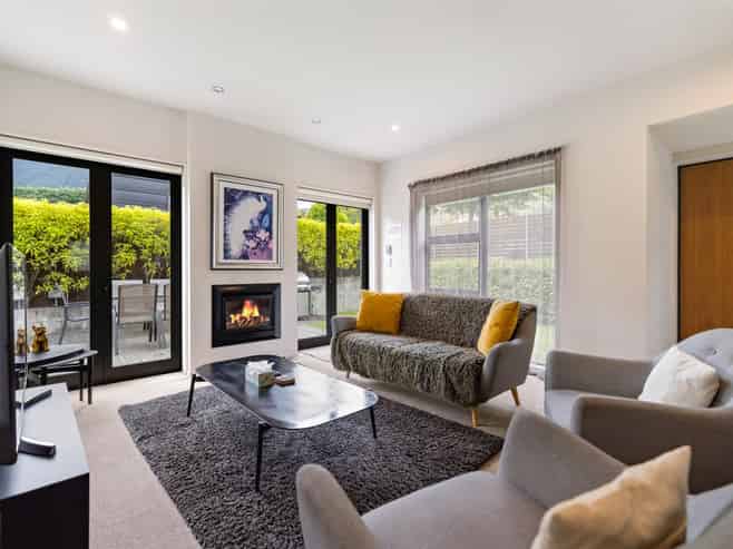 8 Hallenstein Street, Queenstown