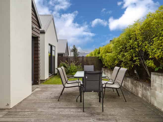 8 Hallenstein Street, Queenstown