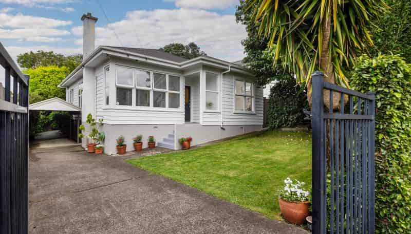 18 Vinter Terrace, Mount Albert