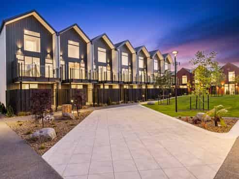 2/11 Donald Place, Saint Albans