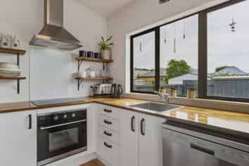 30 Baker Street, CAVERSHAM