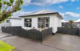 30 Baker Street, CAVERSHAM