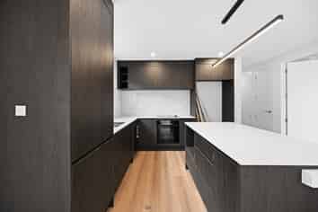 1/6 Lumino Terrace, Glenview