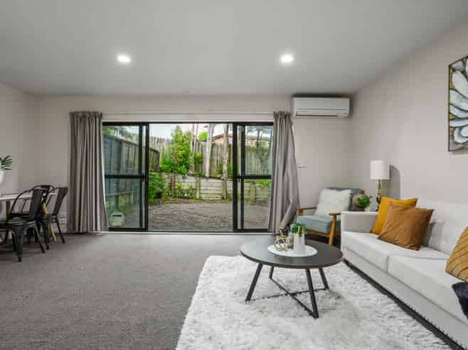 135d Triangle Road, Massey