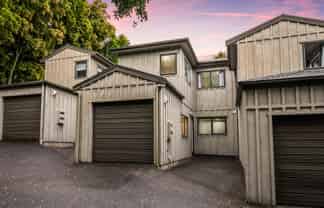 135d Triangle Road, Massey