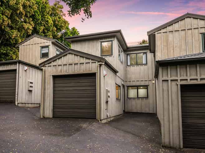 135d Triangle Road, Massey