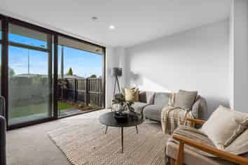2/244 Innes Road, Saint Albans
