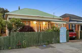 19 De Carle Street, SAINT KILDA