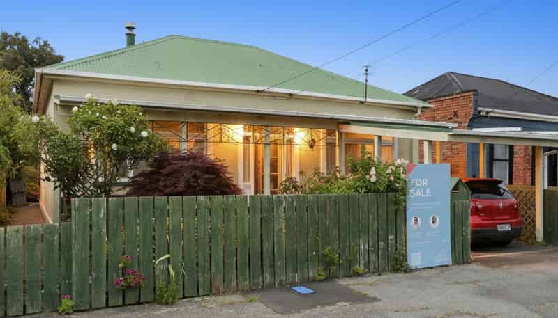 19 De Carle Street, SAINT KILDA