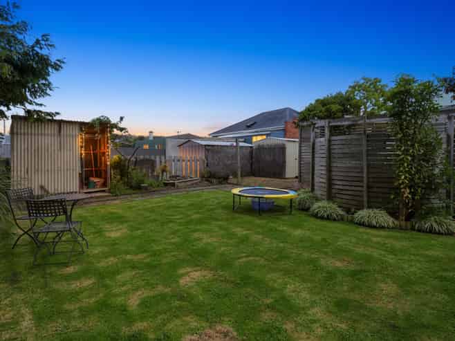 19 De Carle Street, SAINT KILDA