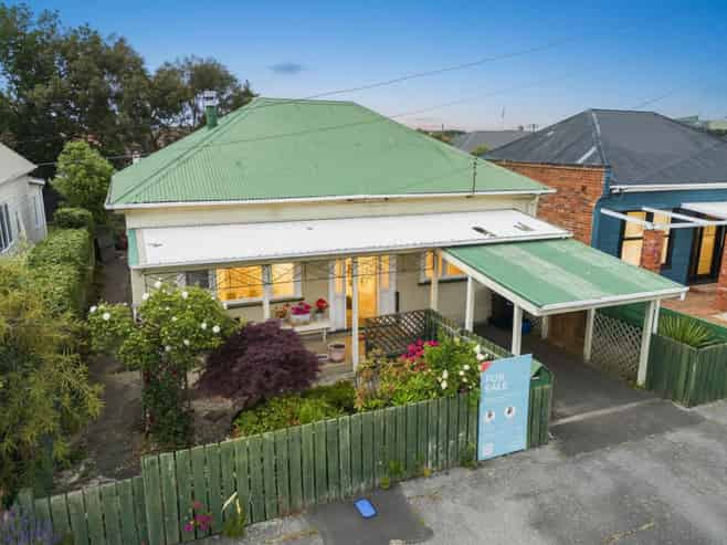 19 De Carle Street, SAINT KILDA