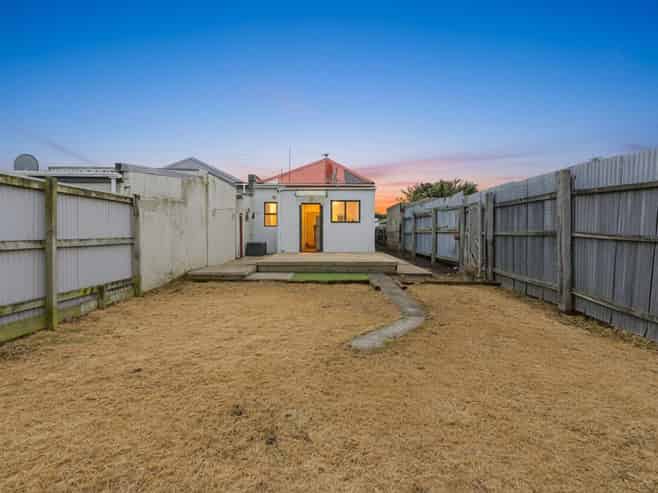 28  Eskvale Street, SAINT KILDA