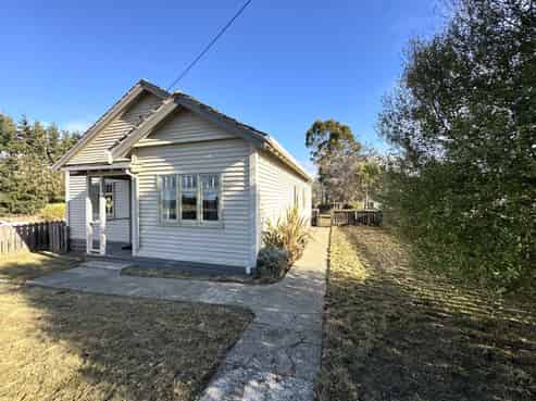 3 Brown Street, Clinton and Surrounds