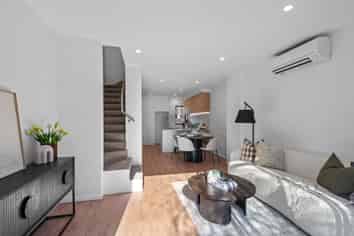 8/13 Donald Place, Merivale