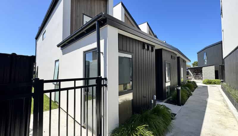 1/8 Tonga Place, Riccarton