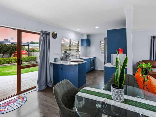 88 Triangle Road, Massey