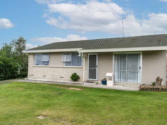 72 Amanda Avenue, Dinsdale
