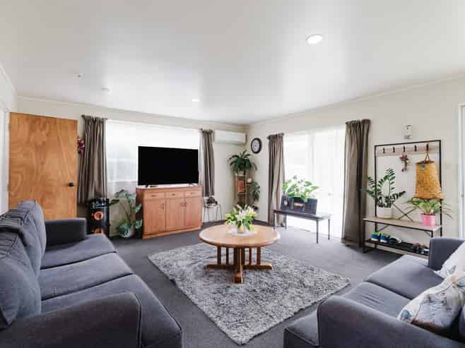 72 Amanda Avenue, Dinsdale