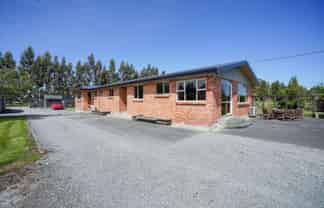 20 Cross Road, Winton