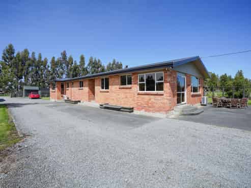 20 Cross Road, Winton