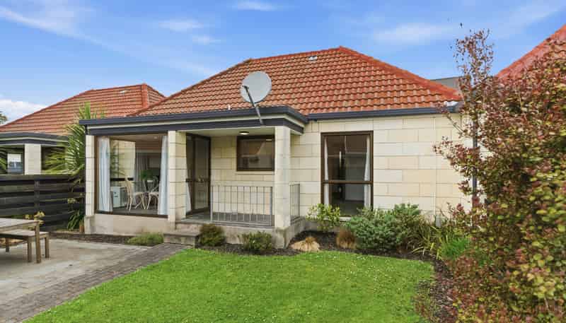 2/4 Broadbent Street, Riccarton