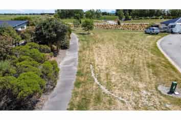 14 West Bay Place, Huntingdon/Lake Hood