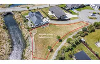 14 West Bay Place, Huntingdon/Lake Hood