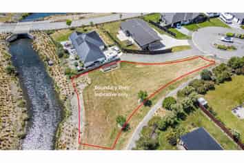 14 West Bay Place, Huntingdon/Lake Hood