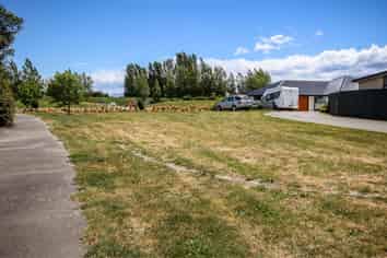 14 West Bay Place, Huntingdon/Lake Hood