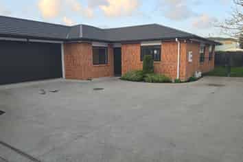 12A Cameron Street, Papakura