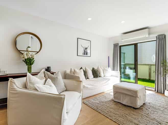 4/21 Hunters Park Drive, Three Kings