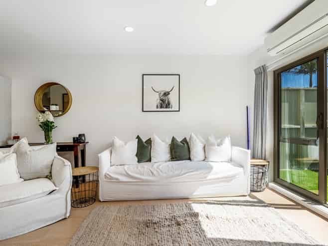 4/21 Hunters Park Drive, Three Kings