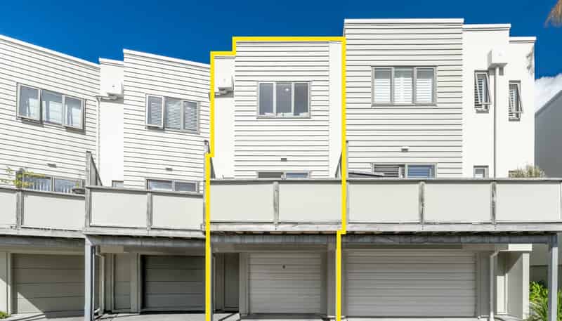 4/21 Hunters Park Drive, Three Kings