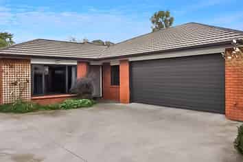 717 Southland Road, Raureka