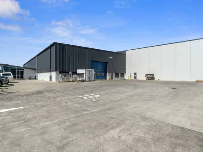 A Rare Large-Scale Distribution Facility