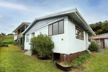33 Main Road, Stewart Island