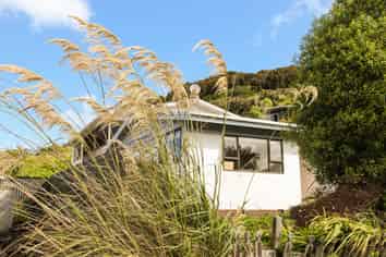 33 Main Road, Stewart Island