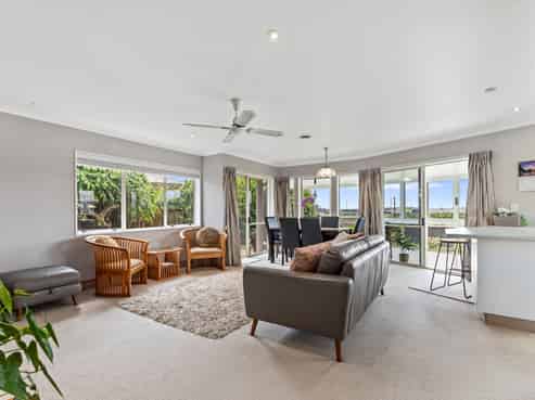 49 Plateau Heights, Mount Maunganui