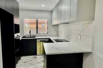 3/4 Nicola Place, Mangere