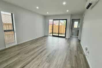 3/4 Nicola Place, Mangere