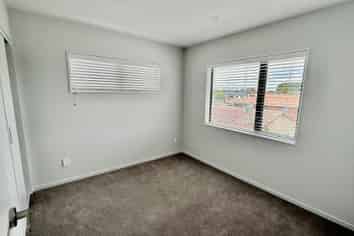 3/4 Nicola Place, Mangere