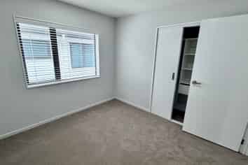 3/4 Nicola Place, Mangere