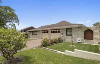 12 Kowhai Street, Glenholme