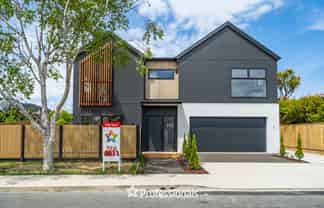 8 Maire Street, Woburn