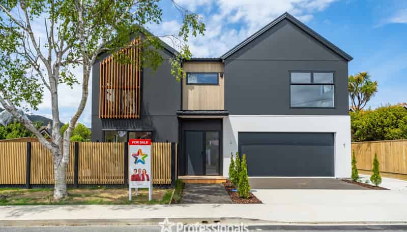 8 Maire Street, Woburn